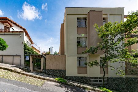 Apartamento para alugar com 120m², 3 quartos e 1 vagaPlaca instalada em07/03/2026 com o código LKHE-19