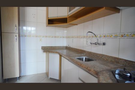 Casa de condomínio à venda com 131m², 3 quartos e 1 vaga Casa de condomínio à venda com 131m², 3 quartos e 1 vagaCozinha no primeiro piso