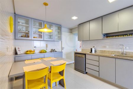 Apartamento à venda com 176m², 4 quartos e 2 vagas