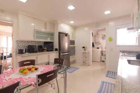 Apartamento para alugar com 142m², 3 quartos e 2 vagasCozinha