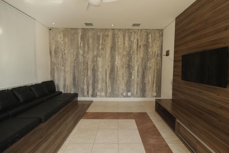 Apartamento para alugar com 142m², 3 quartos e 2 vagasÁrea comum - Sala de Cinema