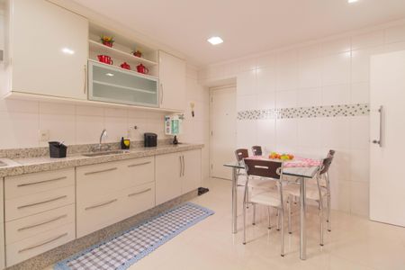Apartamento para alugar com 142m², 3 quartos e 2 vagasCozinha