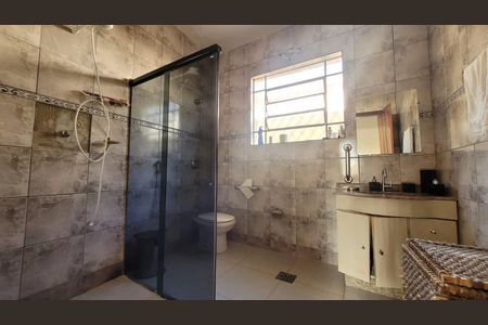 Banheiro de casa à venda com 5 quartos, 280m² em São Salvador, Belo Horizonte