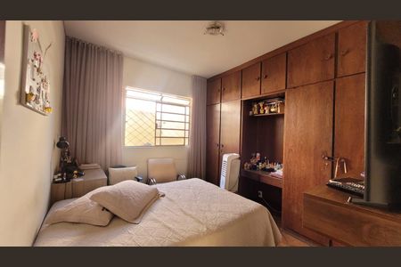 Quarto de casa à venda com 5 quartos, 280m² em São Salvador, Belo Horizonte