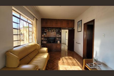 Sala de casa à venda com 5 quartos, 280m² em São Salvador, Belo Horizonte