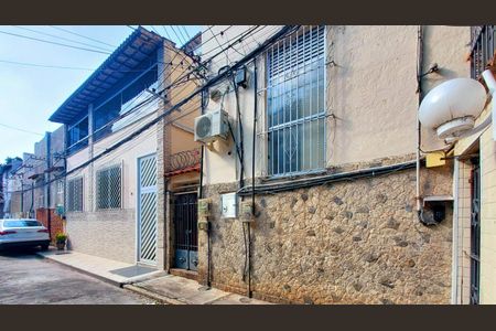 Casa à venda com 100m², 2 quartos e 1 vagaFachada