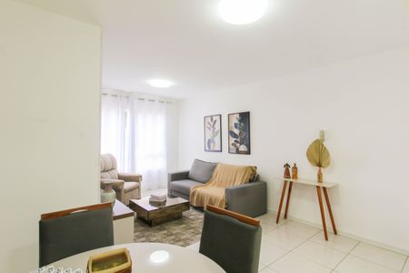 Sala de apartamento para alugar com 3 quartos, 77m² em Marechal Rondon, Canoas
