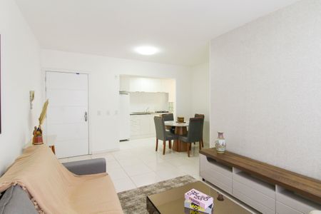 Sala de apartamento para alugar com 3 quartos, 77m² em Marechal Rondon, Canoas