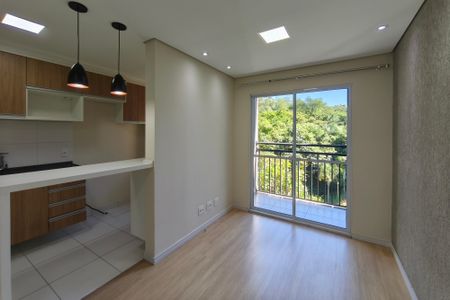 Sala de apartamento para alugar com 3 quartos, 43m² em Jardim Ipaussurama, Campinas