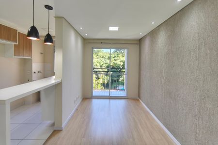 Sala de apartamento para alugar com 3 quartos, 43m² em Jardim Ipaussurama, Campinas