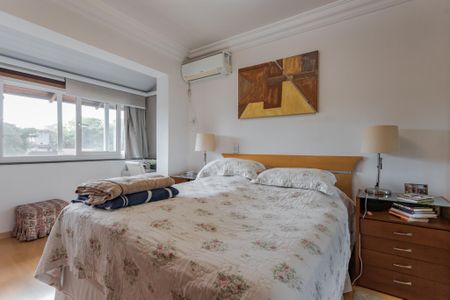 Casa de condomínio à venda com 260m², 3 quartos e 3 vagasSuíte