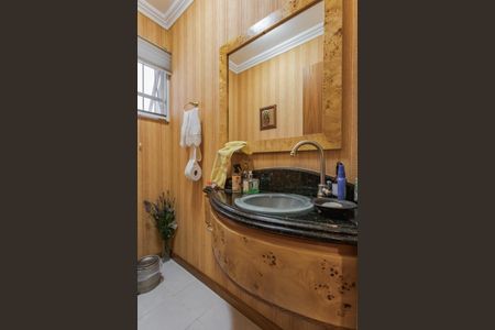 Casa de condomínio à venda com 260m², 3 quartos e 3 vagasLavabo