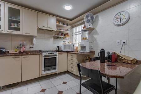 Casa de condomínio à venda com 260m², 3 quartos e 3 vagasCozinha e Área de Serviço