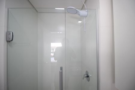 Banheiro de kitnet/studio para alugar com 1 quarto, 30m² em Moinhos de Vento, Porto Alegre