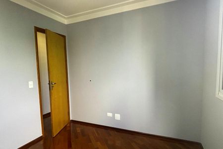 Apartamento à venda com 82m², 3 quartos e 2 vagasQuarto 2 