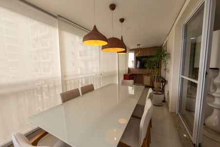 Apartamento para alugar com 164m², 3 quartos e 3 vagasVaranda