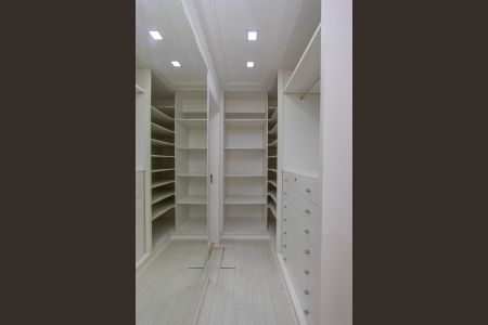 Apartamento para alugar com 164m², 3 quartos e 3 vagasCloset
