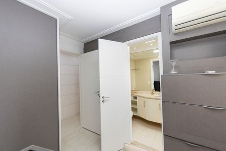 Apartamento para alugar com 164m², 3 quartos e 3 vagasSuite 1