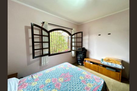 Casa à venda com 175m², 3 quartos e 2 vagas Casa à venda com 175m², 3 quartos e 2 vagasQuarto 2