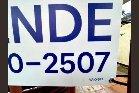 Casa à venda com 175m², 3 quartos e 2 vagas Casa à venda com 175m², 3 quartos e 2 vagasCódigo da placa VAIO-577