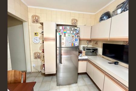 Casa à venda com 175m², 3 quartos e 2 vagas Casa à venda com 175m², 3 quartos e 2 vagasCozinha