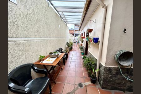 Casa à venda com 175m², 3 quartos e 2 vagas Casa à venda com 175m², 3 quartos e 2 vagasQuintal