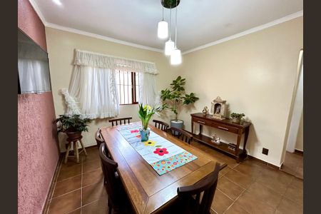 Casa à venda com 175m², 3 quartos e 2 vagas Casa à venda com 175m², 3 quartos e 2 vagasCopa