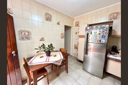 Casa à venda com 175m², 3 quartos e 2 vagas Casa à venda com 175m², 3 quartos e 2 vagasCozinha