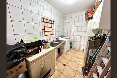 Casa à venda com 175m², 3 quartos e 2 vagas Casa à venda com 175m², 3 quartos e 2 vagasÁrea de Serviço