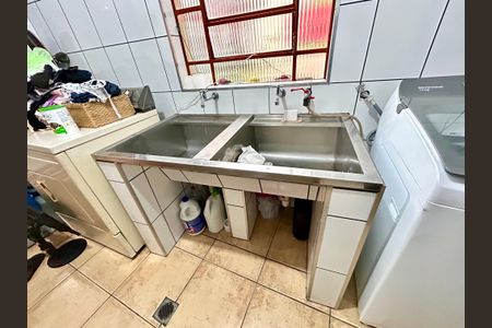 Casa à venda com 175m², 3 quartos e 2 vagas Casa à venda com 175m², 3 quartos e 2 vagasÁrea de Serviço