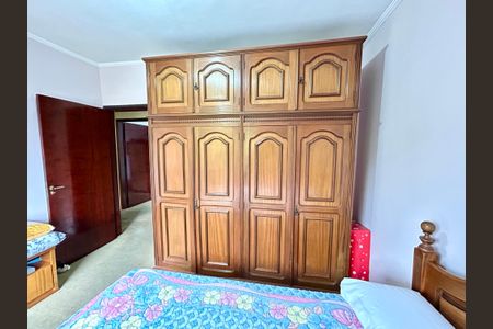 Casa à venda com 175m², 3 quartos e 2 vagas Casa à venda com 175m², 3 quartos e 2 vagasQuarto 2