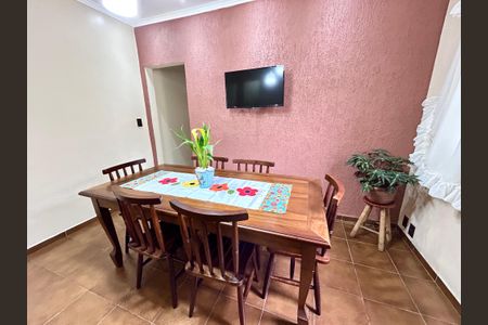 Casa à venda com 175m², 3 quartos e 2 vagas Casa à venda com 175m², 3 quartos e 2 vagasCopa