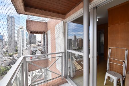 Sacada de apartamento para alugar com 1 quarto, 33m² em Centro, Curitiba