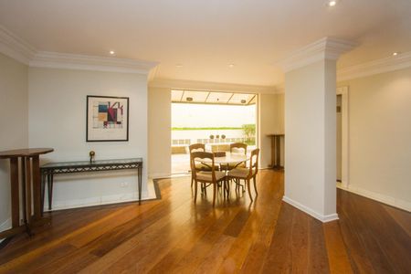 Apartamento à venda com 178m², 3 quartos e 3 vagas