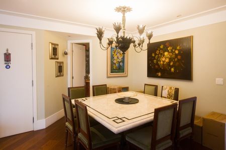 Apartamento à venda com 178m², 3 quartos e 3 vagas