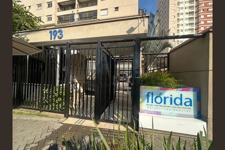 Apartamento para alugar com 66m², 2 quartos e 1 vagaFachada e portaria