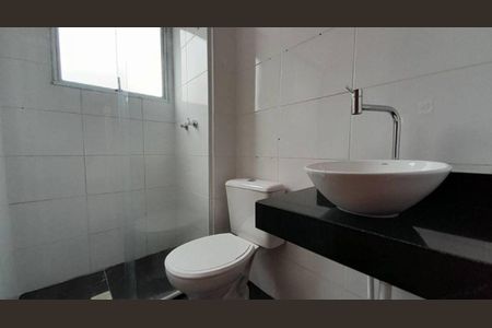 Banheiro  de apartamento à venda com 2 quartos, 40m² em Canudos, Novo Hamburgo