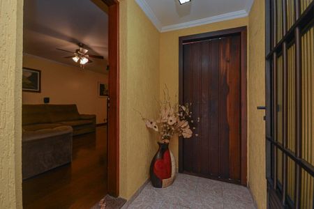 Casa à venda com 154m², 4 quartos e 2 vagas Casa à venda com 154m², 4 quartos e 2 vagasHall de entrada