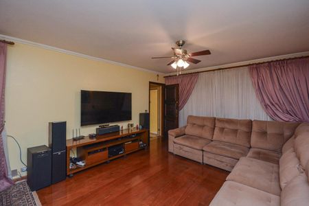 Casa à venda com 154m², 4 quartos e 2 vagas Casa à venda com 154m², 4 quartos e 2 vagasSala