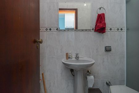 Casa à venda com 154m², 4 quartos e 2 vagas Casa à venda com 154m², 4 quartos e 2 vagasBanheiro 2