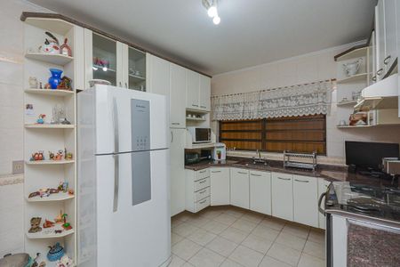 Casa à venda com 154m², 4 quartos e 2 vagas Casa à venda com 154m², 4 quartos e 2 vagasCozinha