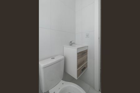 Banheiro da Suíte de apartamento à venda com 2 quartos, 52m² em Floresta, Porto Alegre