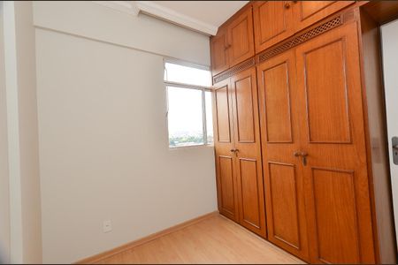 Quarto 2 de apartamento para alugar com 2 quartos, 65m² em Nova Suíça, Belo Horizonte