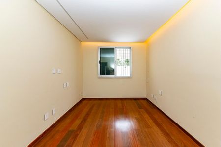 Apartamento para alugar com 179m², 4 quartos e 4 vagasSuíte