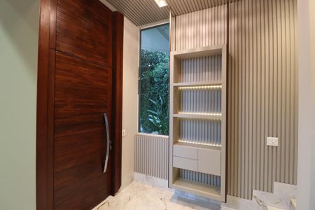 Casa de condomínio para alugar com 250m², 4 quartos e 4 vagasHall de entrada