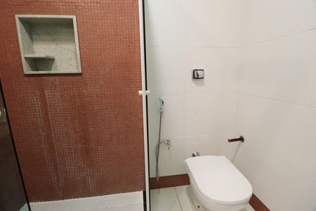 Casa de condomínio para alugar com 250m², 4 quartos e 4 vagasBanheiro do Quarto 3