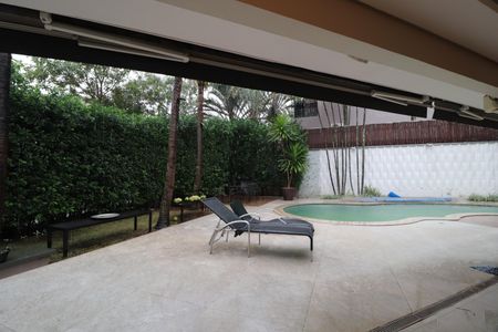 Casa de condomínio para alugar com 250m², 4 quartos e 4 vagasVaranda