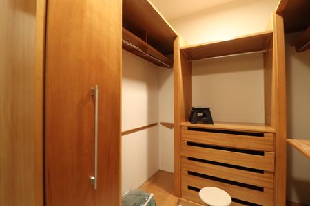 Casa de condomínio para alugar com 250m², 4 quartos e 4 vagasQuarto 4 - Suíte