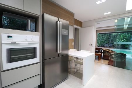 Casa de condomínio para alugar com 250m², 4 quartos e 4 vagasCozinha