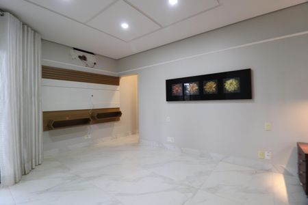 Casa de condomínio para alugar com 250m², 4 quartos e 4 vagasQuarto 4 - Suíte